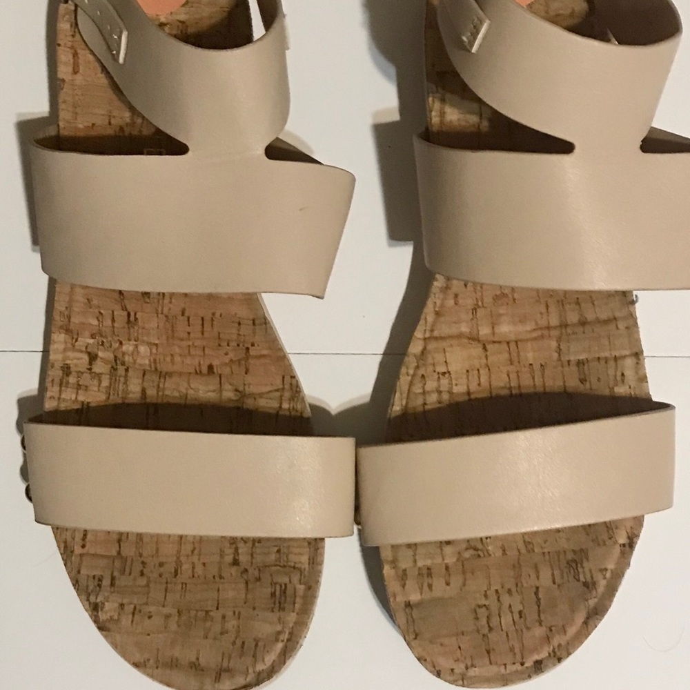 EUC Sandals w/ Gold Hardware & Cork Sole Sz 7
